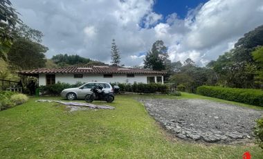 casa en arriendo/venta en los salados. Cod V6334