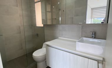 apartamento en arriendo en loma el chocho. Cod A514843