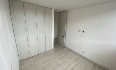 apartamento en arriendo en loma el chocho. Cod A514843
