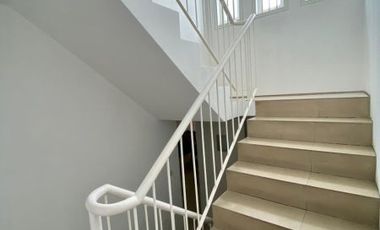RUMAH MEWAH ASRI di Jl SINABUNG KEBAYORAN BARU (DALAM KOMPLEK)