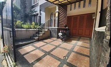 Rumah sewa strategis dan nyaman di turangga dekat buah batu
