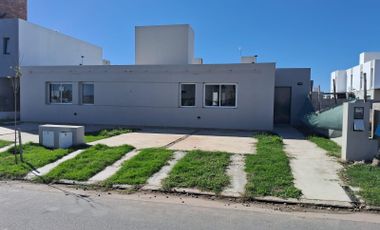 Duplex en Venta en San Ignacio Village. Planta Baja 2 dormitorios