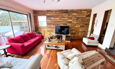 En arriendo amplia casa en El Rosario de Peñuelas,