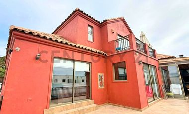 En arriendo amplia casa en El Rosario de Peñuelas,