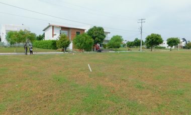 lote en venta en el poblado. Cod V83744