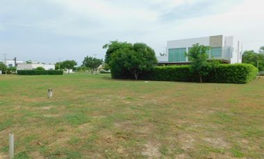 lote en venta en el poblado. Cod V83744