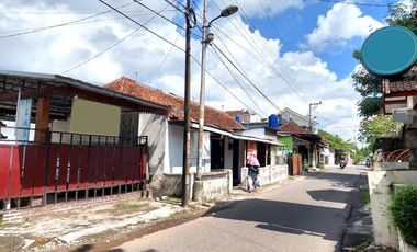 Rumah dan Kos Halaman Luas di Mantrijeron