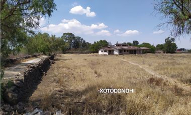 Amplio terreno comercial en excelente ubicación en Huichapan.