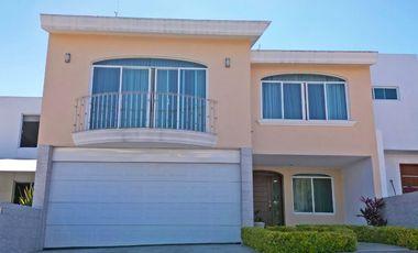 CASA EN VENTA EN BOSQUES SANTA ANITA
