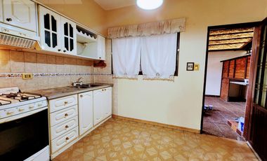 ¡No pierdas la oportunidad de vivir en este esplendido duplex de tres ambientes con cochera!
