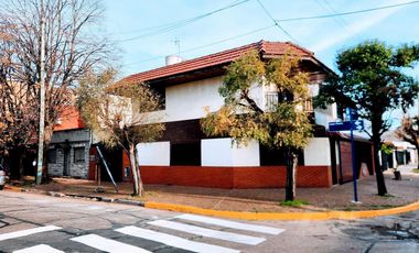 ¡No pierdas la oportunidad de vivir en este esplendido duplex de tres ambientes con cochera!