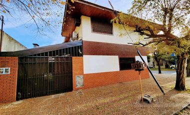 ¡No pierdas la oportunidad de vivir en este esplendido duplex de tres ambientes con cochera!