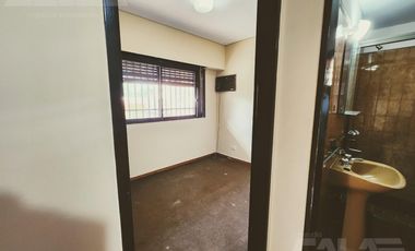 ¡No pierdas la oportunidad de vivir en este esplendido duplex de tres ambientes con cochera!