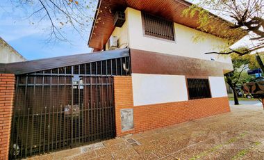 ¡No pierdas la oportunidad de vivir en este esplendido duplex de tres ambientes con cochera!