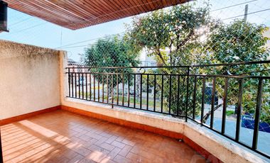 ¡No pierdas la oportunidad de vivir en este esplendido duplex de tres ambientes con cochera!