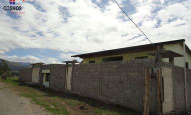 Venta de casa con terreno en Cotacachi sector San Martin