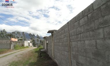 Venta de casa con terreno en Cotacachi sector San Martin