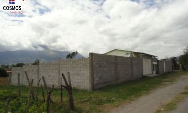 Venta de casa con terreno en Cotacachi sector San Martin