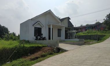 Rumah Berdesain Exclusive Eropa dan Kavling Siap Bangun Ber-IMB dengan Akses Angkutan Kota