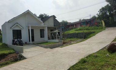Rumah Berdesain Exclusive Eropa dan Kavling Siap Bangun Ber-IMB dengan Akses Angkutan Kota