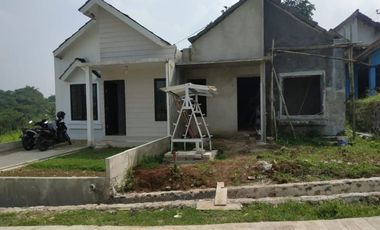 Rumah Berdesain Exclusive Eropa dan Kavling Siap Bangun Ber-IMB dengan Akses Angkutan Kota
