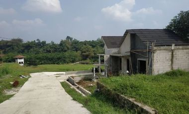 Rumah Berdesain Exclusive Eropa dan Kavling Siap Bangun Ber-IMB dengan Akses Angkutan Kota