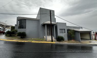Casa en Venta, en esquina, Cumbres quinto sector, Monterrey NL