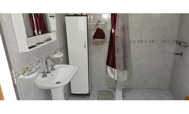 ISLAS MALVINAS 4002 esquina  Deseado