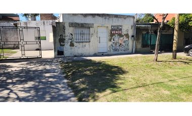 ISLAS MALVINAS 4002 esquina  Deseado