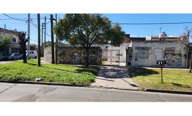 ISLAS MALVINAS 4002 esquina  Deseado