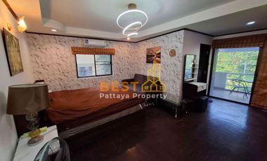 4  Bedrooms Townhouse  Pratumnak H011805