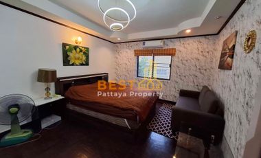 4  Bedrooms Townhouse  Pratumnak H011805