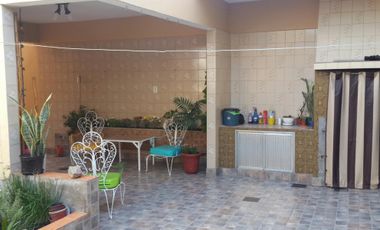 CASA 3 AMBIENTES BAJO PH IMPECABLE, APTA CREDITO.