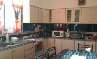 CASA 3 AMBIENTES BAJO PH IMPECABLE, APTA CREDITO.