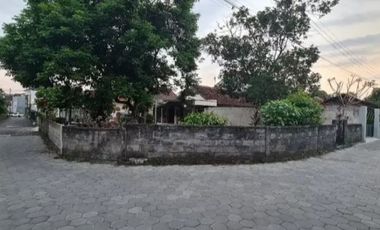 Tanah Pekarangan di Jalan Kaliurang, Banteng: Posisi Hook