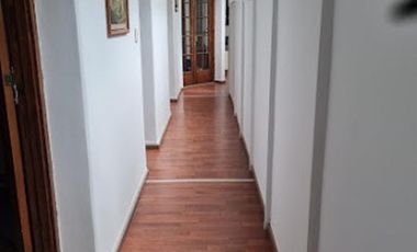 Retasado Venta Oficina Comercial Reciclada Escritura 6 privados sala de reuniones en Centro U$S170.000.