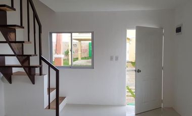 Ezabelle Unit in Camella Pili