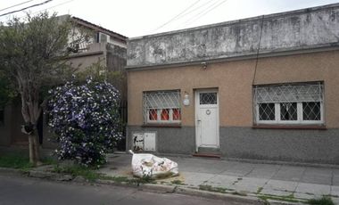 Departamento Tipo Casa en venta en Caseros