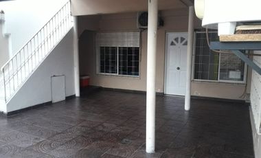 Departamento Tipo Casa en venta en Caseros