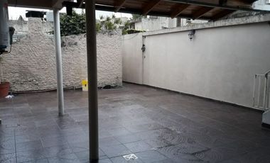 Departamento Tipo Casa en venta en Caseros