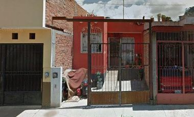Casa en Venta en Arandas, Jalisco. Fracc. Mexiquito. Calle Pinar