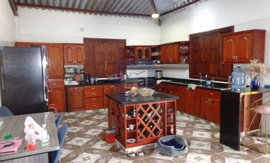 COD. 6028 - SE ARRIENDA CASA CAMPESTRE - BARRIO: VEREDA SANTO DOMINGO