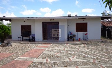 COD. 6028 - SE ARRIENDA CASA CAMPESTRE - BARRIO: VEREDA SANTO DOMINGO