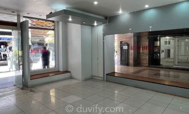 Local Comercial en Arriendo en Bombero Adolfo Ossa esquina con Paseo Ahumada, Santiago