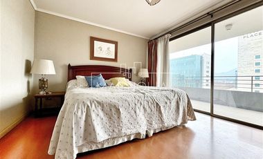 Amplio Departamento en venta de 5D/4B en Vitacura