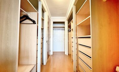 Amplio Departamento en venta de 5D/4B en Vitacura