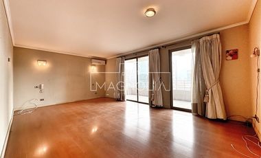 Amplio Departamento en venta de 5D/4B en Vitacura