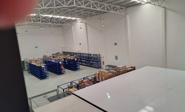 VENTA EDIFICIO DE OFICINAS, ALMACEN, ZONA CUAUTLANCINGO!!