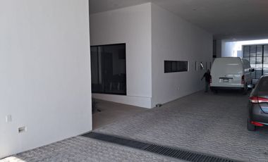 VENTA EDIFICIO DE OFICINAS, ALMACEN, ZONA CUAUTLANCINGO!!