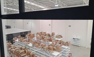 VENTA EDIFICIO DE OFICINAS, ALMACEN, ZONA CUAUTLANCINGO!!
